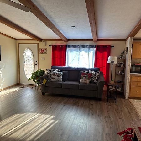 Spacious Cozy Getaway ! King Bed, Game Room, Out Door Patio カイロ  エクステリア 写真