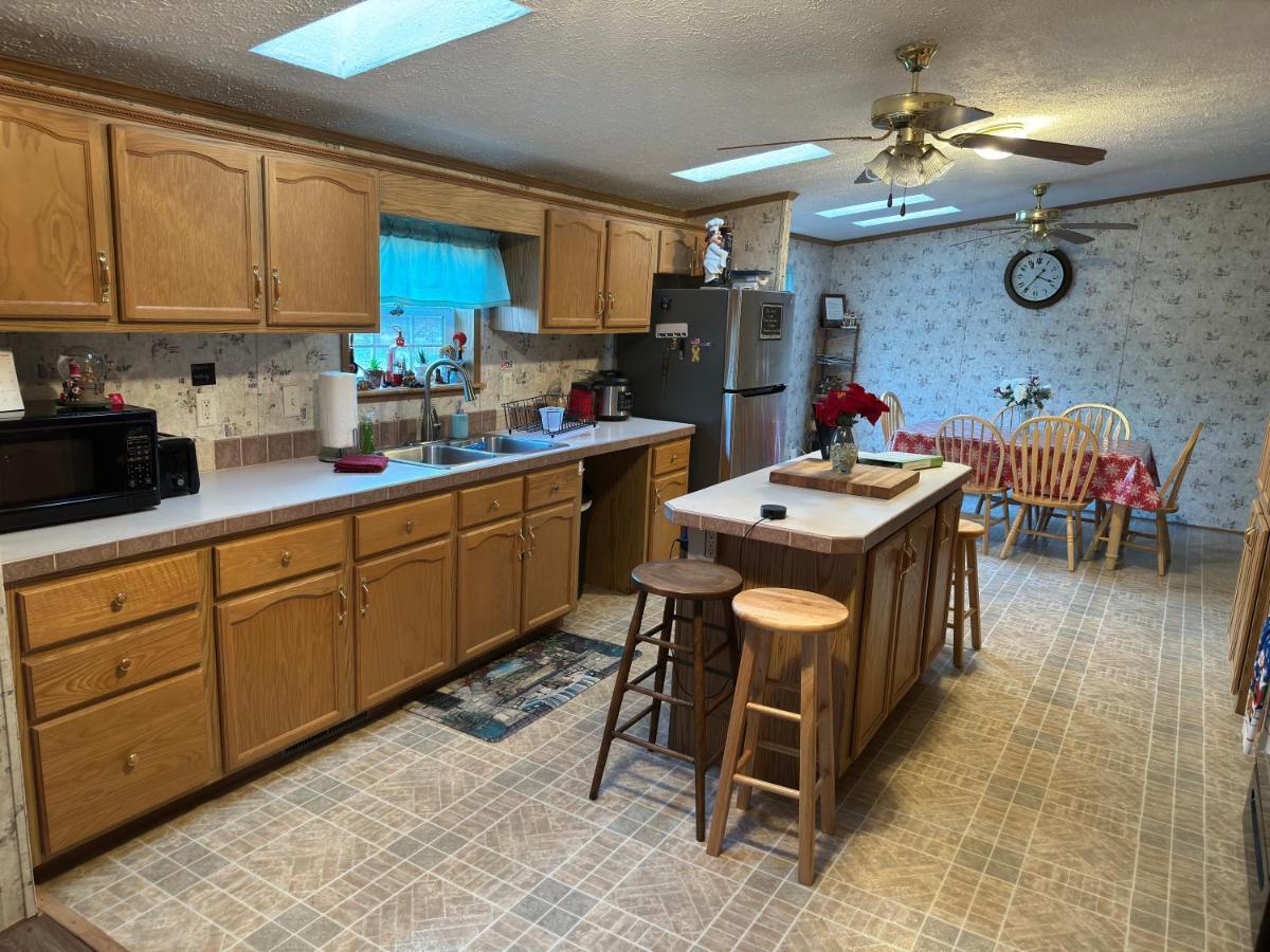 Spacious Cozy Getaway ! King Bed, Game Room, Out Door Patio カイロ  エクステリア 写真
