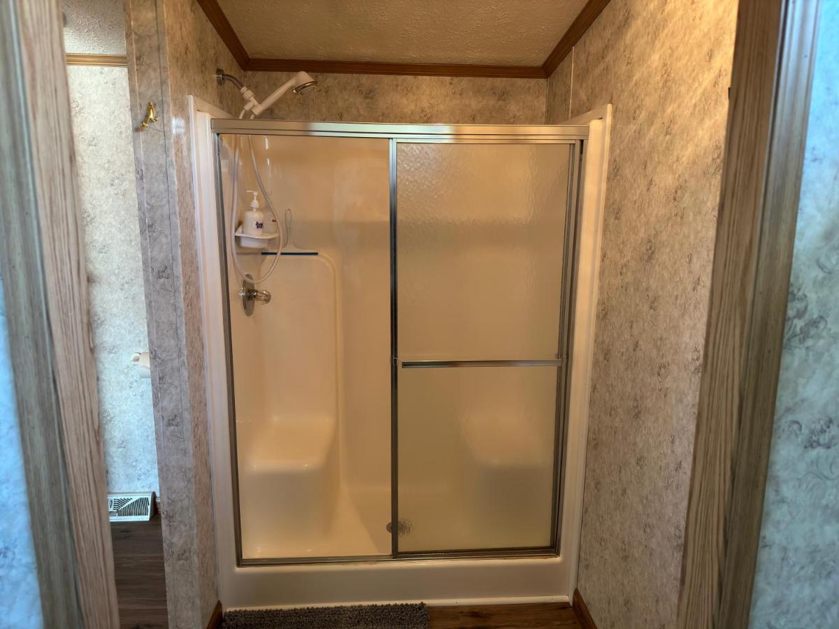 Spacious Cozy Getaway ! King Bed, Game Room, Out Door Patio カイロ  エクステリア 写真